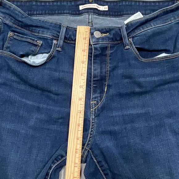 Levi's Classic Mid Rise Denim Cut Off Denim Shorts Women's Size 16 Blue - Picture 7 of 10